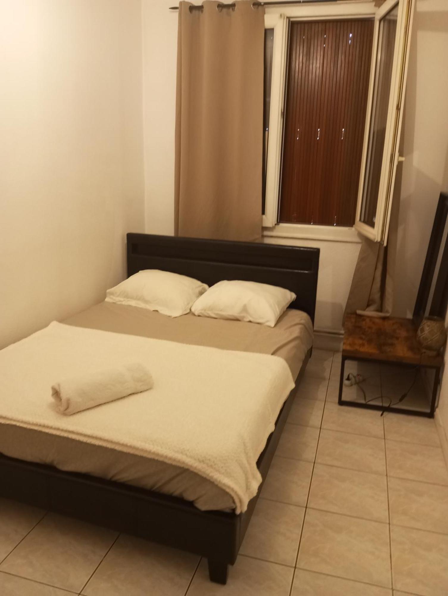 Chambre Cour Appartement Fontaine  Buitenkant foto